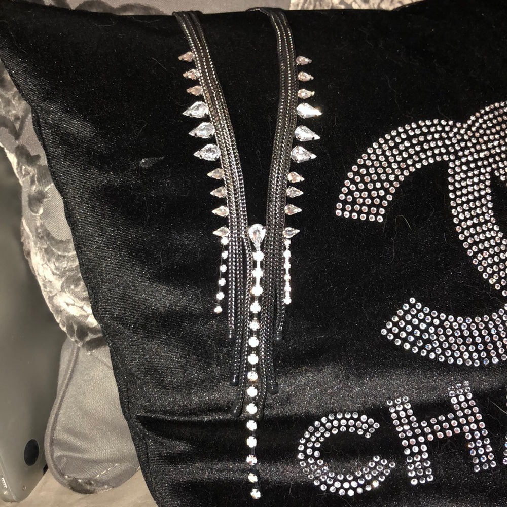 ViVi Necklace